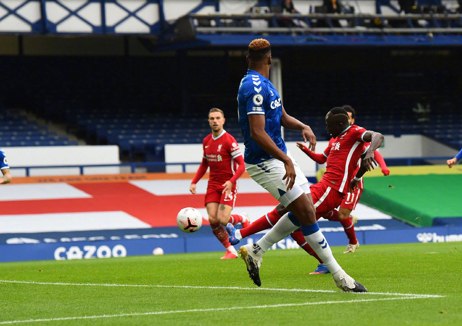 特别是在比 特别是在比