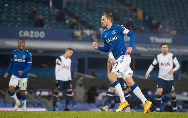 随着这位丹 随着这位丹